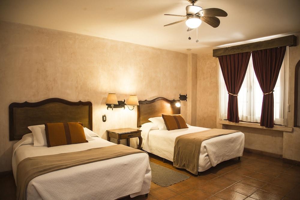 אנטיגואה גואטמלה Hotel Las Farolas מראה חיצוני תמונה